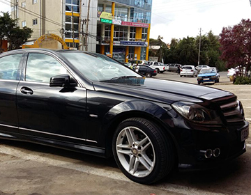 car-img